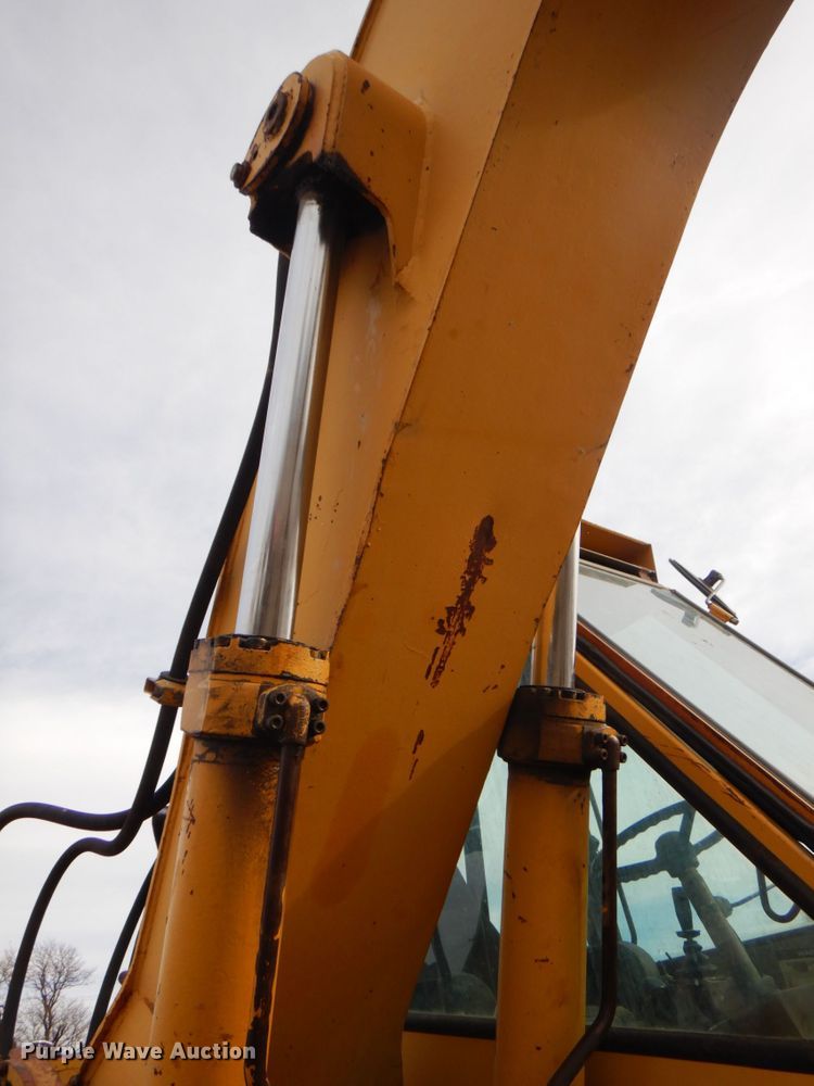 image for item DK8741 1985 Caterpillar 206  wheeled excavator