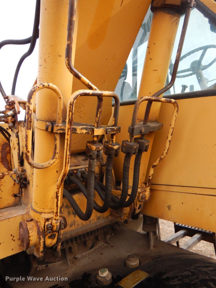 image for item DK8741 1985 Caterpillar 206  wheeled excavator