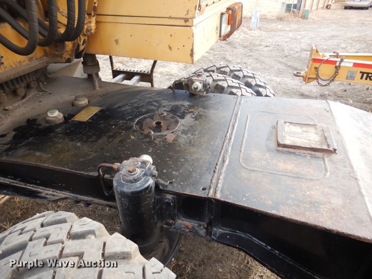 image for item DK8741 1985 Caterpillar 206  wheeled excavator