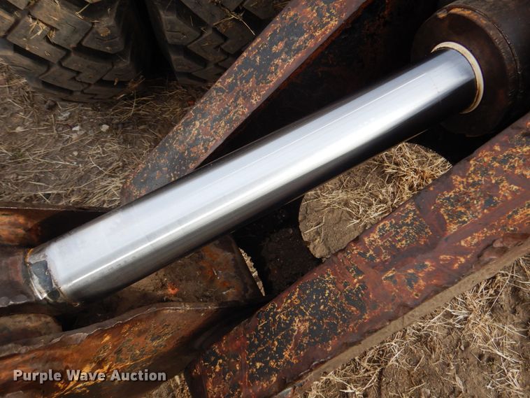 image for item DK8741 1985 Caterpillar 206  wheeled excavator