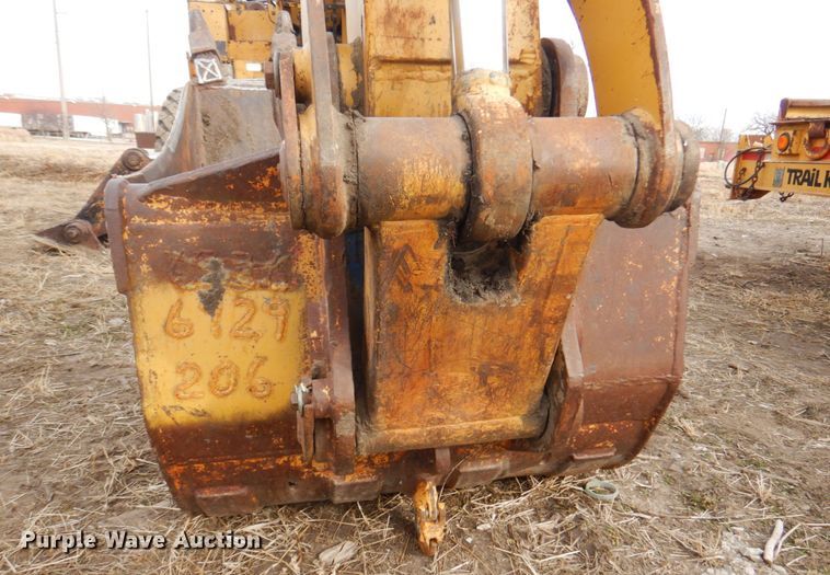 image for item DK8741 1985 Caterpillar 206  wheeled excavator