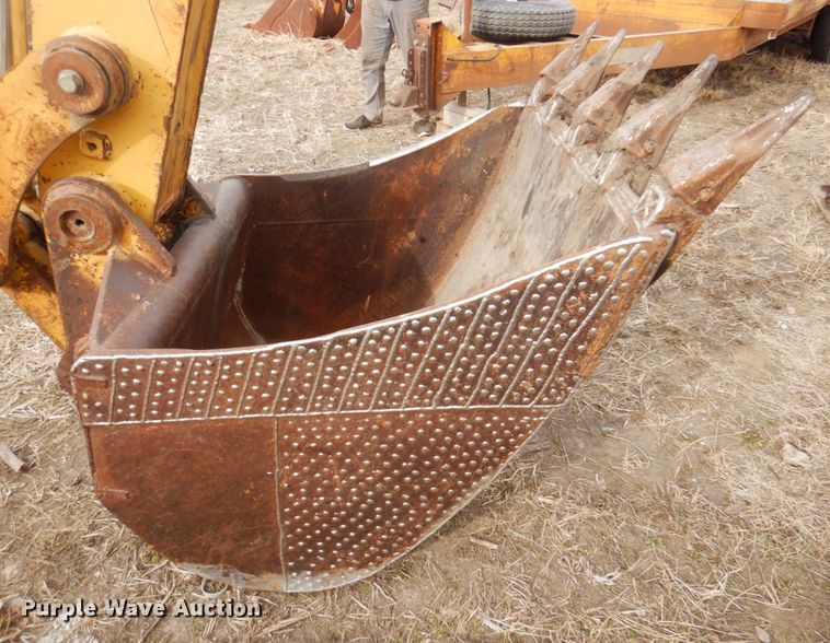 image for item DK8741 1985 Caterpillar 206  wheeled excavator