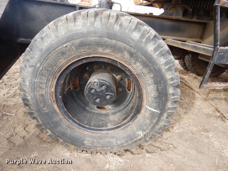 image for item DK8741 1985 Caterpillar 206  wheeled excavator