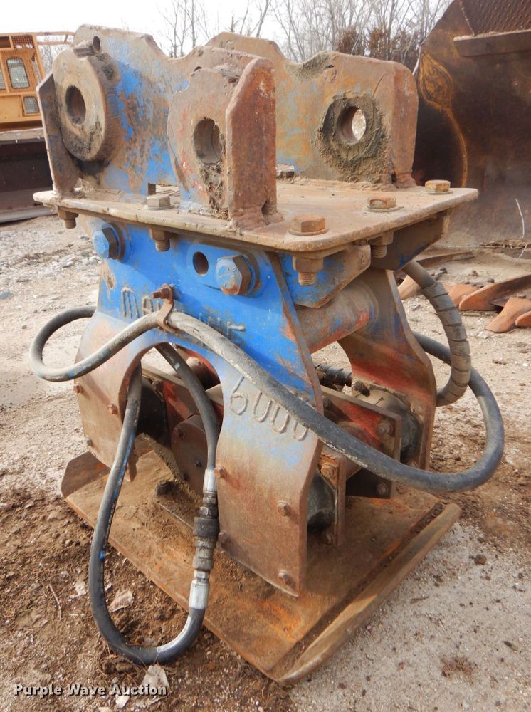 image for item DK8741 1985 Caterpillar 206  wheeled excavator