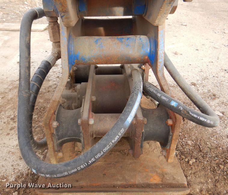 image for item DK8741 1985 Caterpillar 206  wheeled excavator