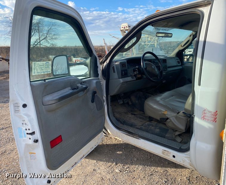 image for item DL1408 2004 Ford F450 Super Duty  utility / service truck