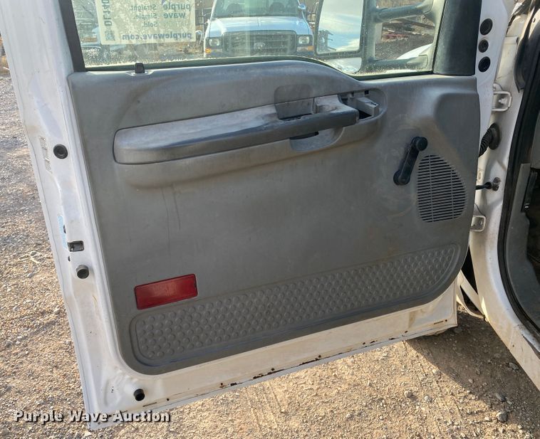 image for item DL1408 2004 Ford F450 Super Duty  utility / service truck