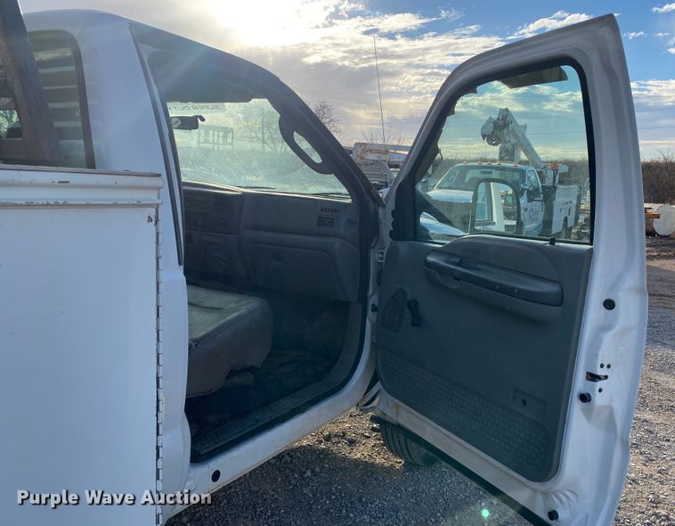 image for item DL1408 2004 Ford F450 Super Duty  utility / service truck