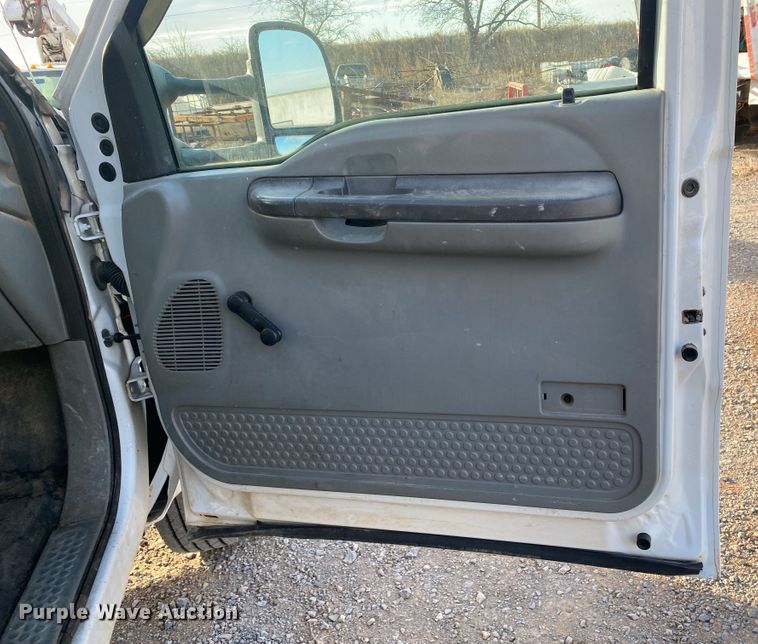 image for item DL1408 2004 Ford F450 Super Duty  utility / service truck