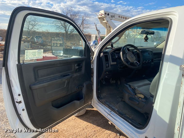 image for item DL1409 2011 Dodge Ram 5500  bucket truck