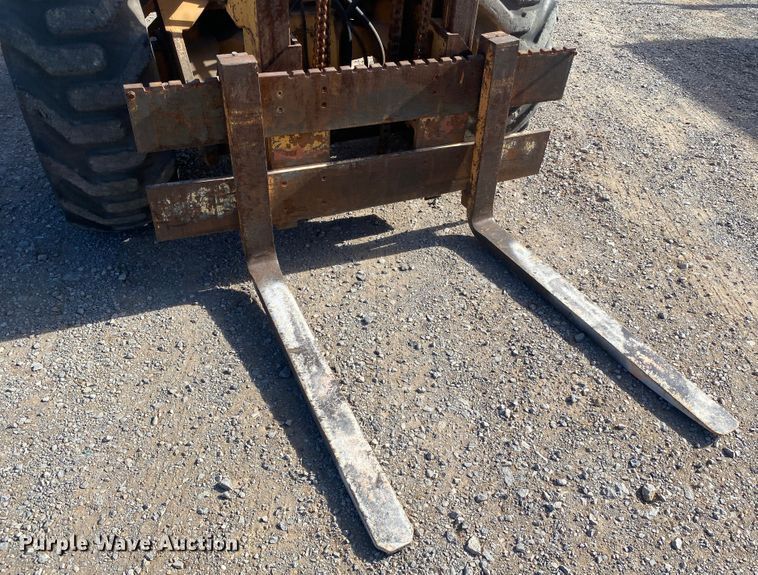 image for item DL1412 Case 585  forklift