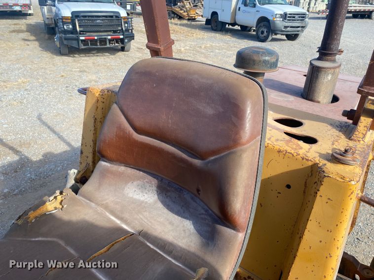 image for item DL1412 Case 585  forklift