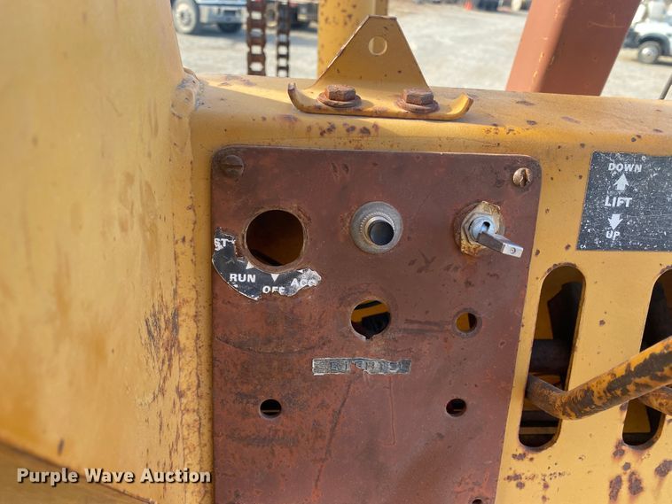 image for item DL1412 Case 585  forklift