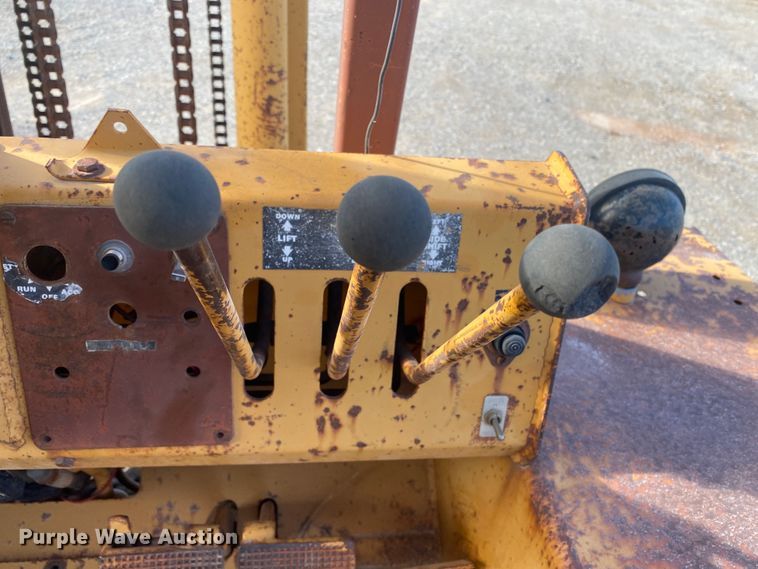 image for item DL1412 Case 585  forklift