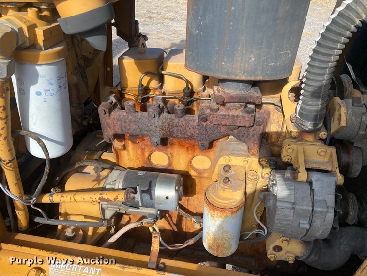 image for item DL1412 Case 585  forklift