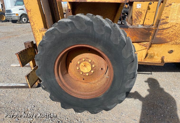 image for item DL1412 Case 585  forklift