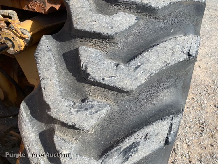 image for item DL1412 Case 585  forklift