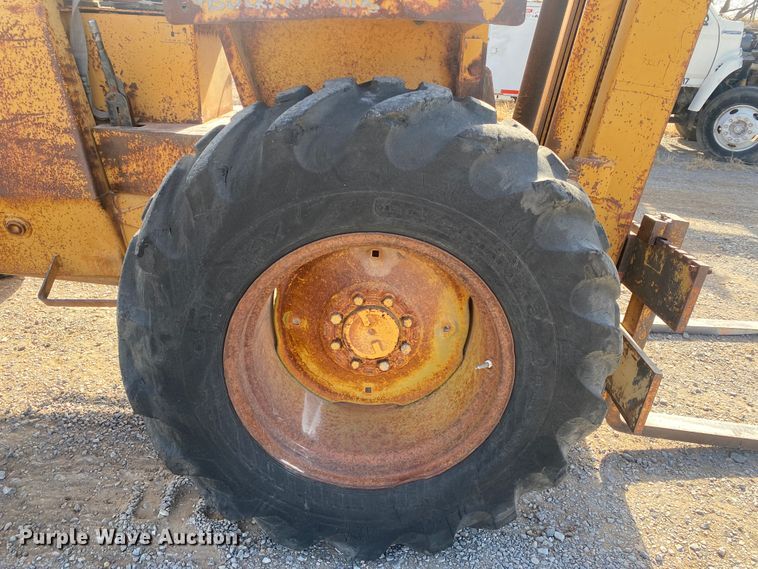 image for item DL1412 Case 585  forklift