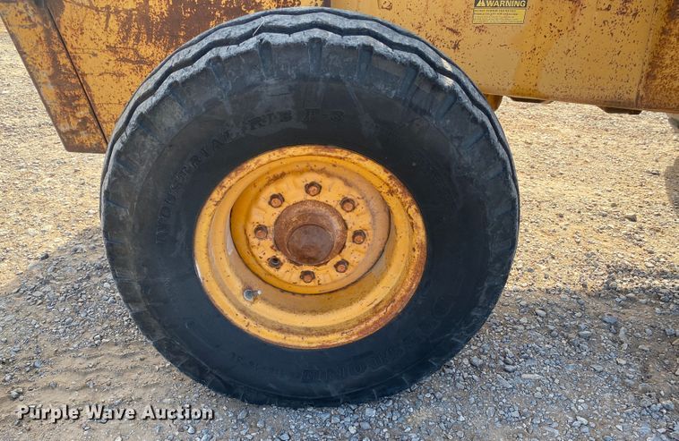 image for item DL1412 Case 585  forklift