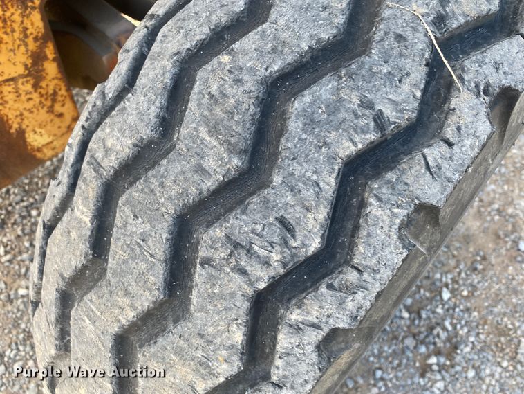 image for item DL1412 Case 585  forklift