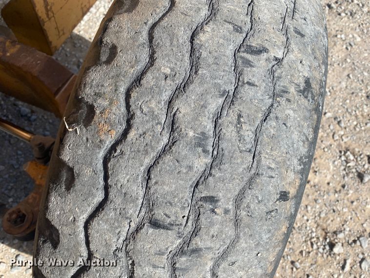 image for item DL1412 Case 585  forklift