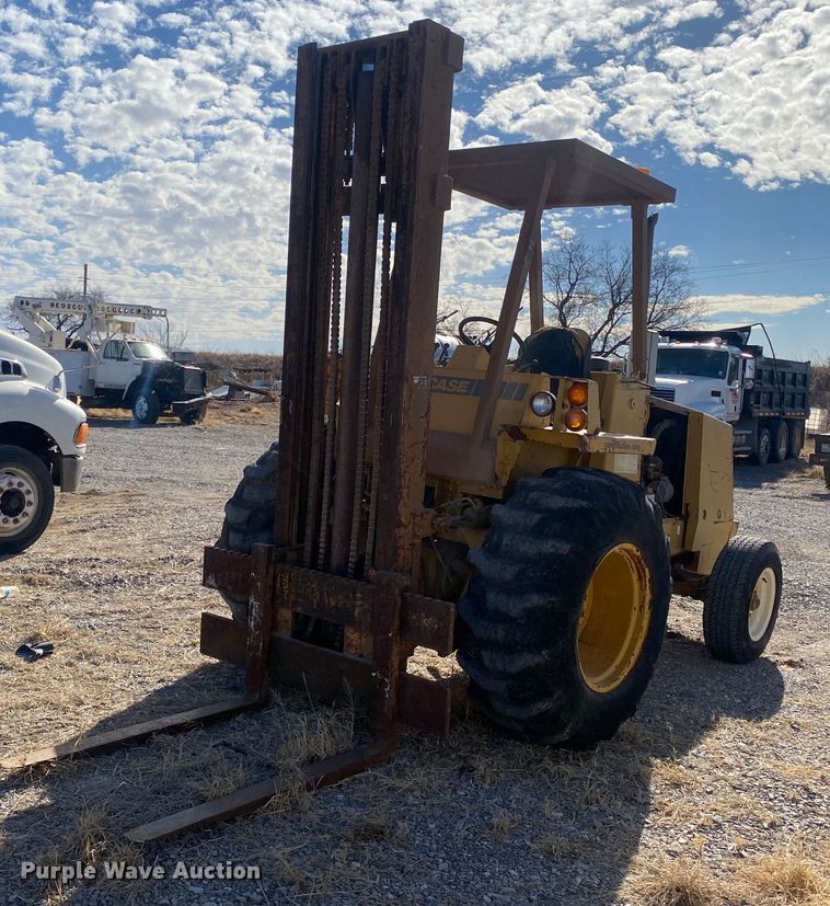 image for item DL1413 Case 585  forklift