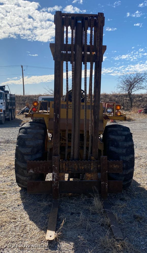 image for item DL1413 Case 585  forklift