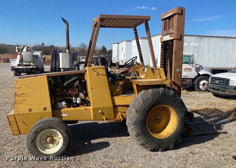 image for item DL1413 Case 585  forklift