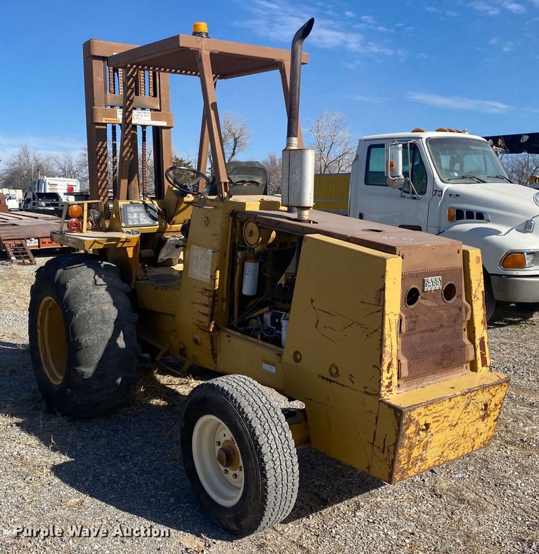 image for item DL1413 Case 585  forklift