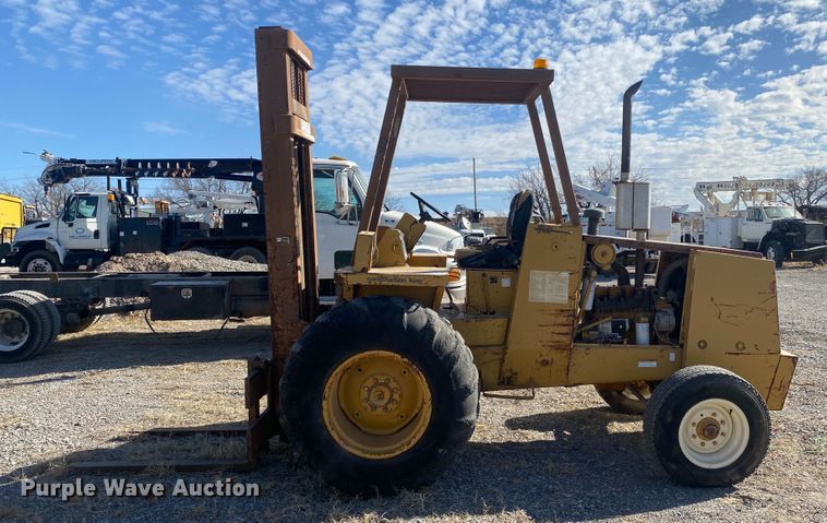 image for item DL1413 Case 585  forklift