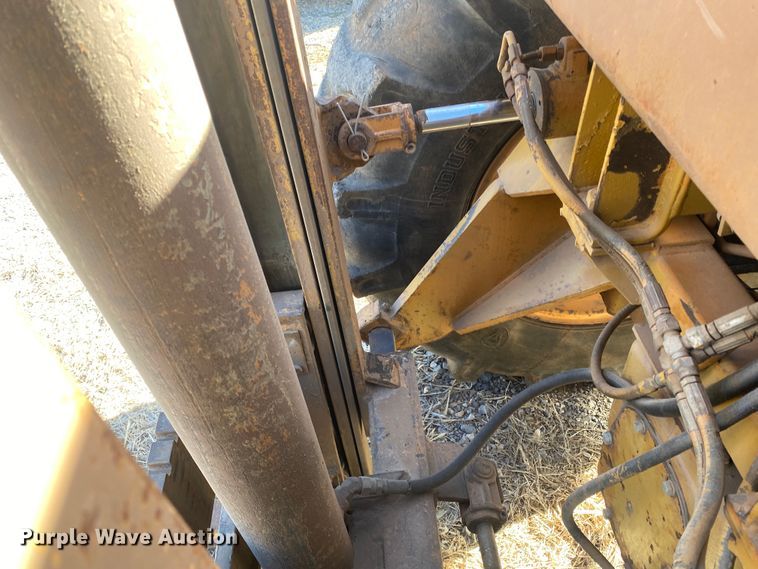 image for item DL1413 Case 585  forklift