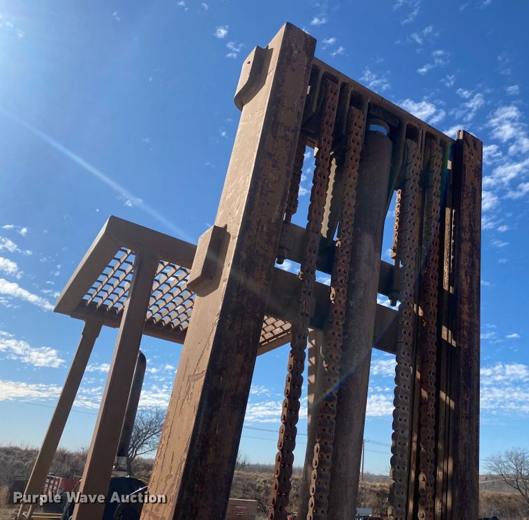 image for item DL1413 Case 585  forklift