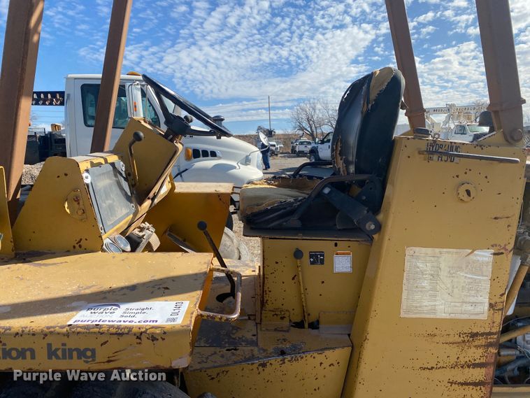 image for item DL1413 Case 585  forklift