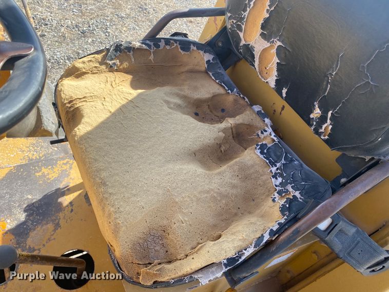 image for item DL1413 Case 585  forklift