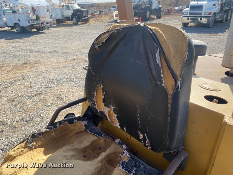 image for item DL1413 Case 585  forklift