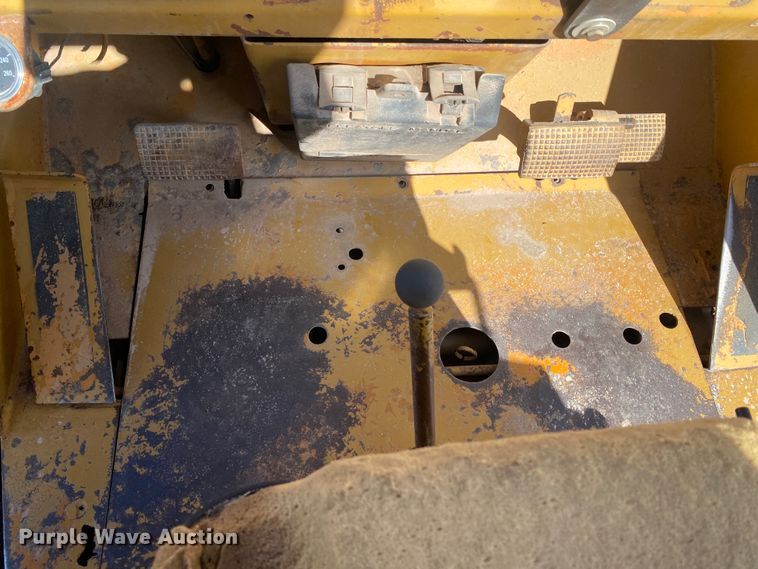 image for item DL1413 Case 585  forklift