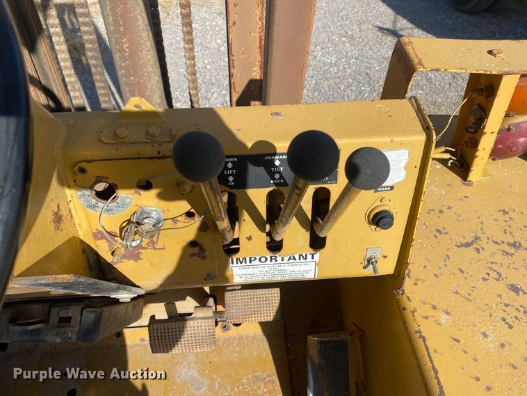 image for item DL1413 Case 585  forklift