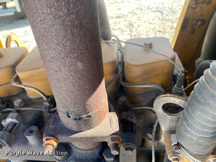 image for item DL1413 Case 585  forklift