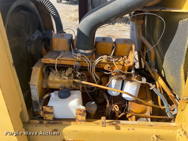 image for item DL1413 Case 585  forklift