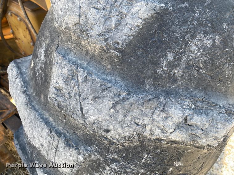 image for item DL1413 Case 585  forklift