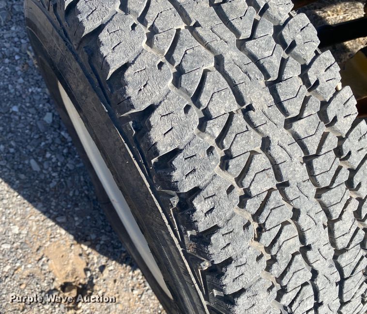 image for item DL1413 Case 585  forklift