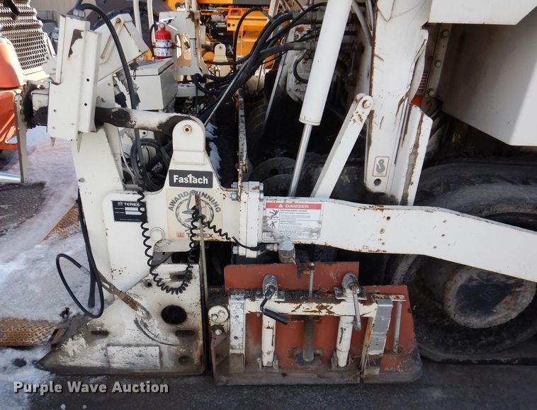 image for item DL5917 Cedarapids Grayhound CR462R  paver