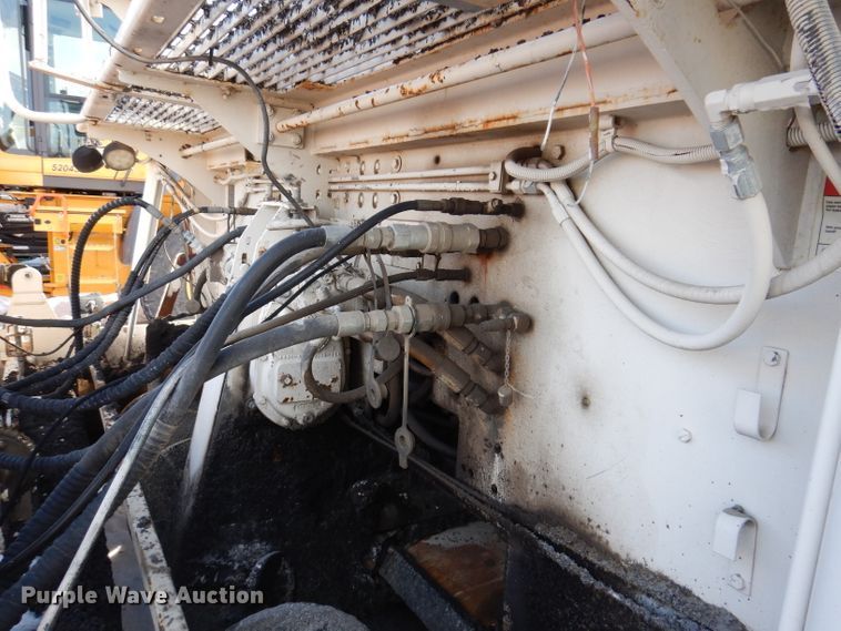 image for item DL5917 Cedarapids Grayhound CR462R  paver