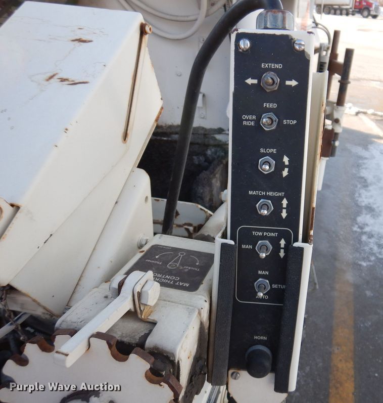 image for item DL5917 Cedarapids Grayhound CR462R  paver