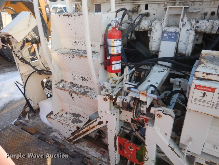 image for item DL5917 Cedarapids Grayhound CR462R  paver