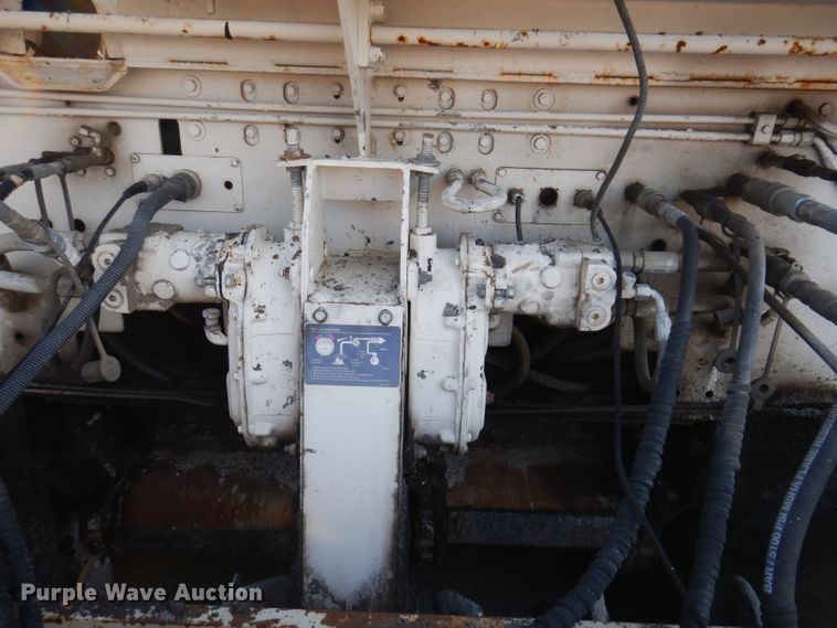 image for item DL5917 Cedarapids Grayhound CR462R  paver