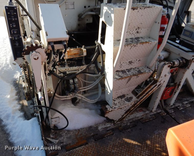 image for item DL5917 Cedarapids Grayhound CR462R  paver