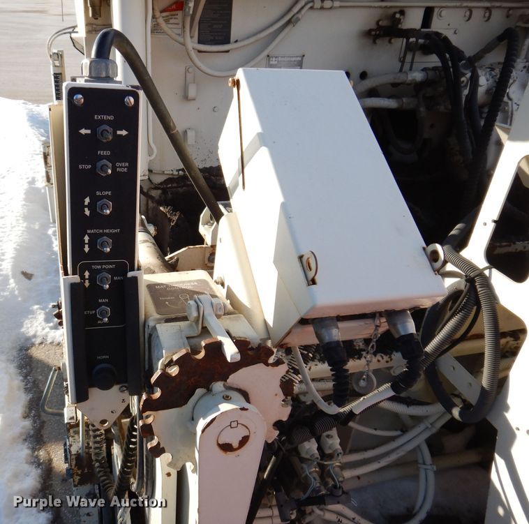 image for item DL5917 Cedarapids Grayhound CR462R  paver