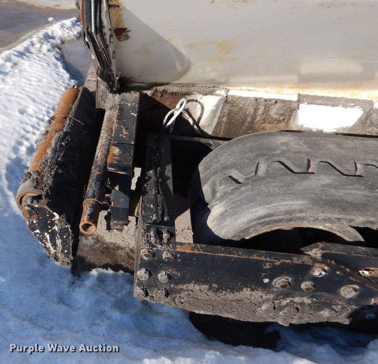 image for item DL5917 Cedarapids Grayhound CR462R  paver