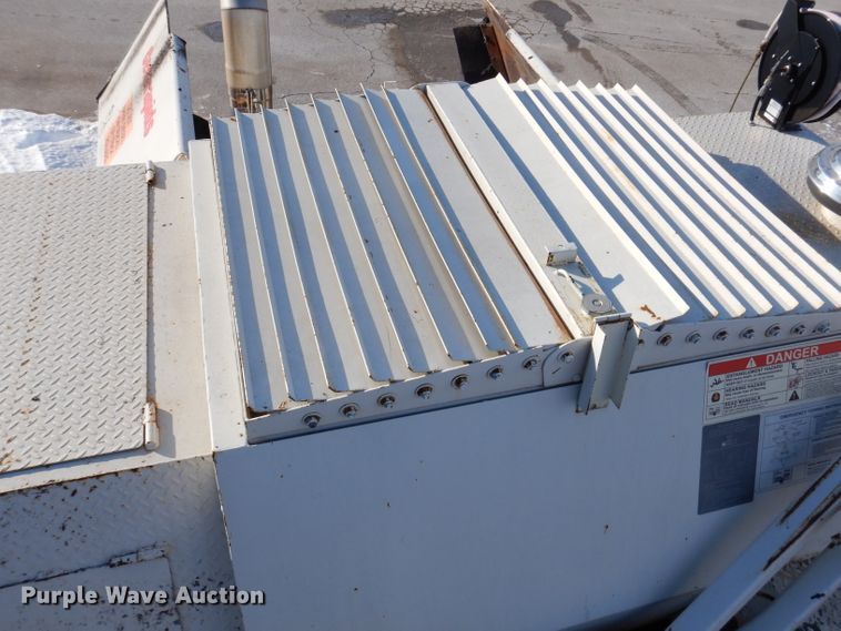 image for item DL5917 Cedarapids Grayhound CR462R  paver